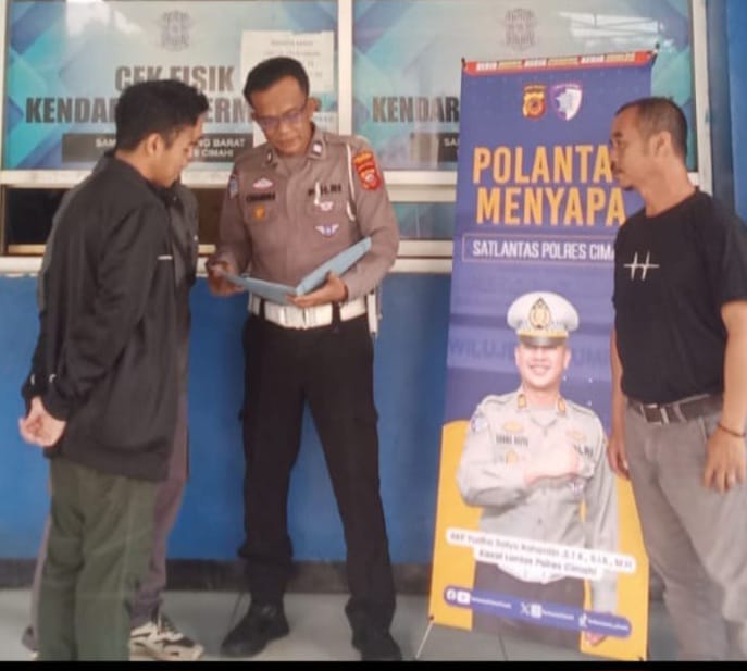 Polisi Menyapa Masyarakat, Sosialisasikan Pajak Kendaraan Bermotor di Samsat Cimareme Padalarang