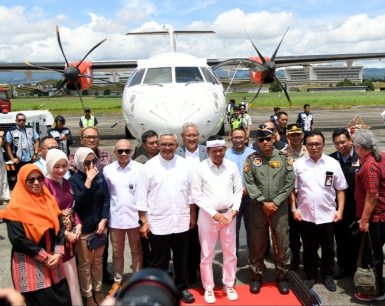 KDM Meresmikan Rute Penerbangan Bandung-Semarang