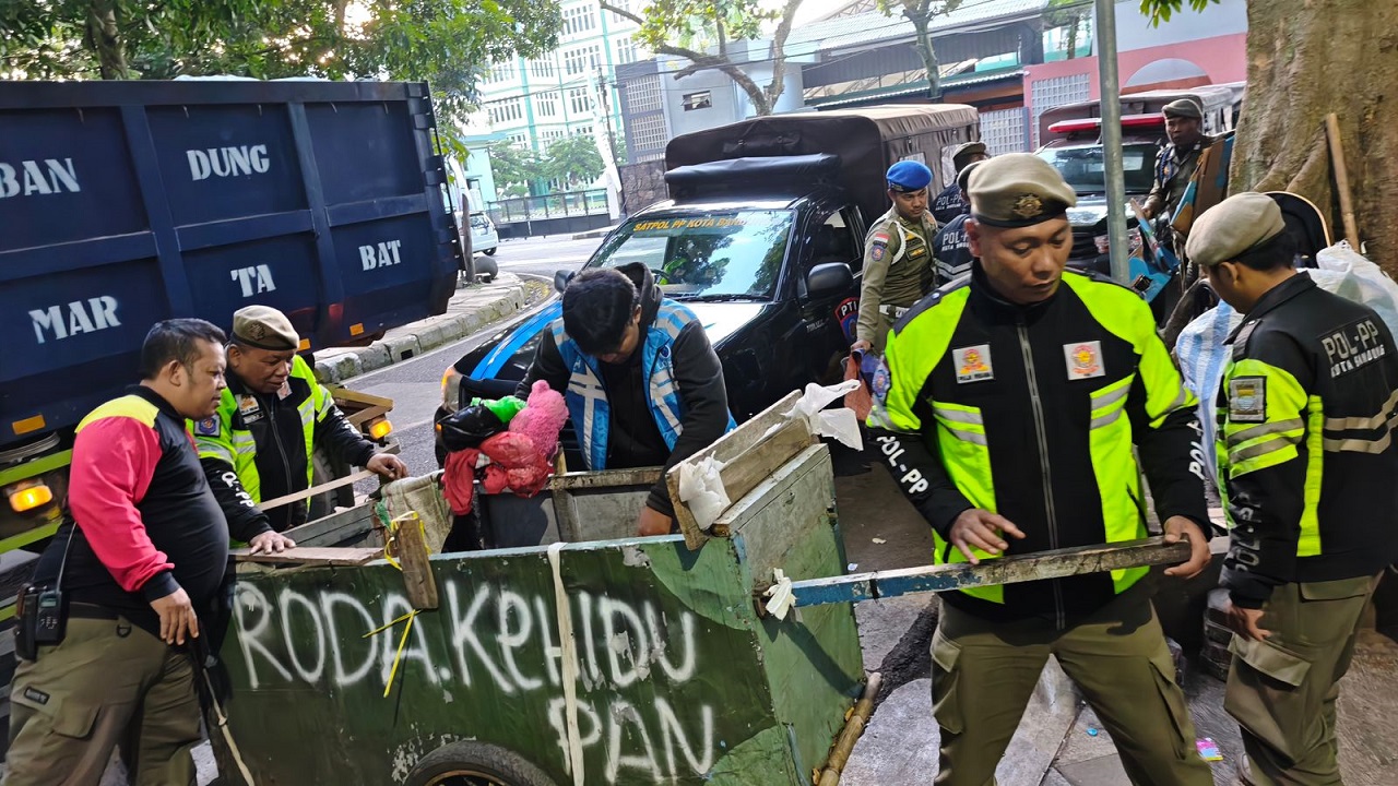  Operasi PPKS Jalanan Saat Long Weekend, 77 Tunawisma Dijangkau di Sejumlah Titik Kota Bandung