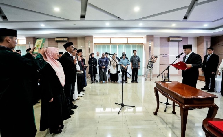 Wagub Erwan Setiawan Lantik 39 Anggota BPSK Jabar Periode 2026-2031